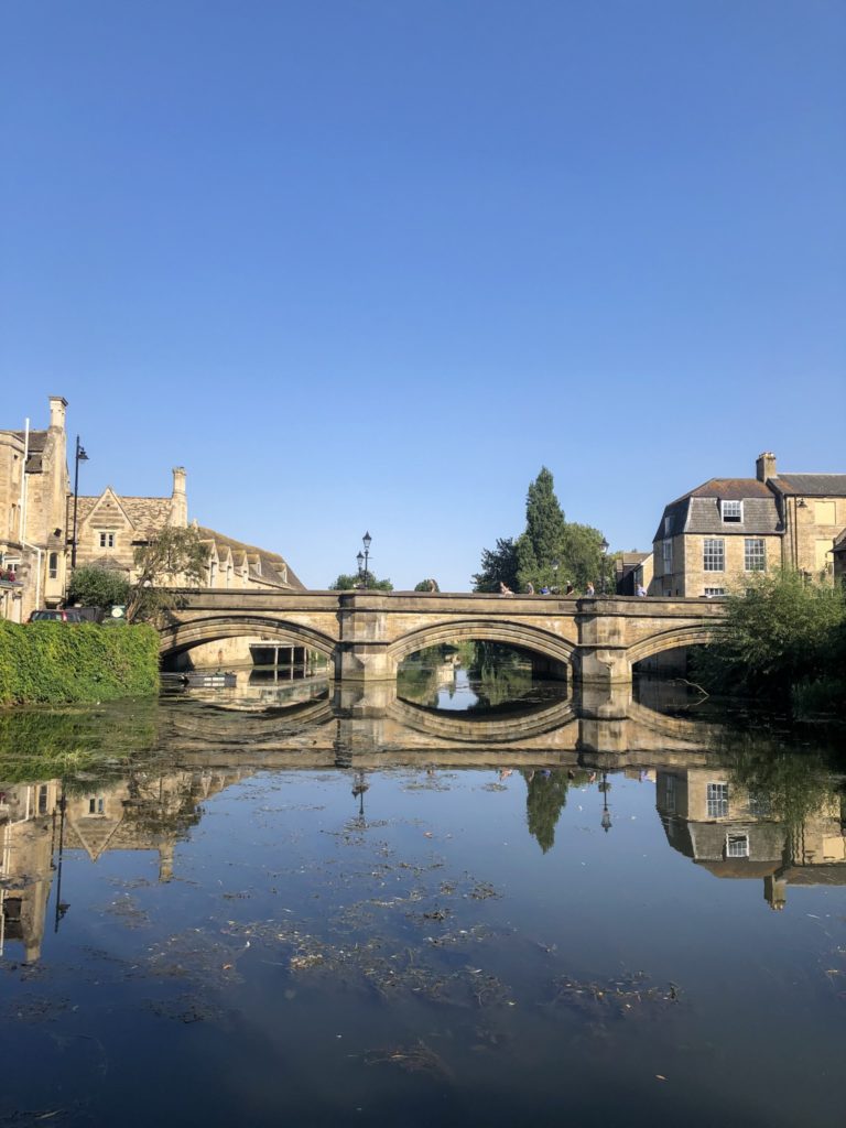 views of river and bridge in stamford lincs