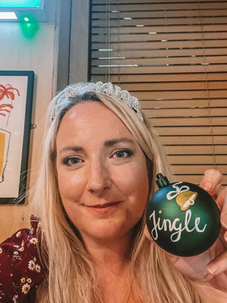 selfie with my bauble that says Jingle on it 