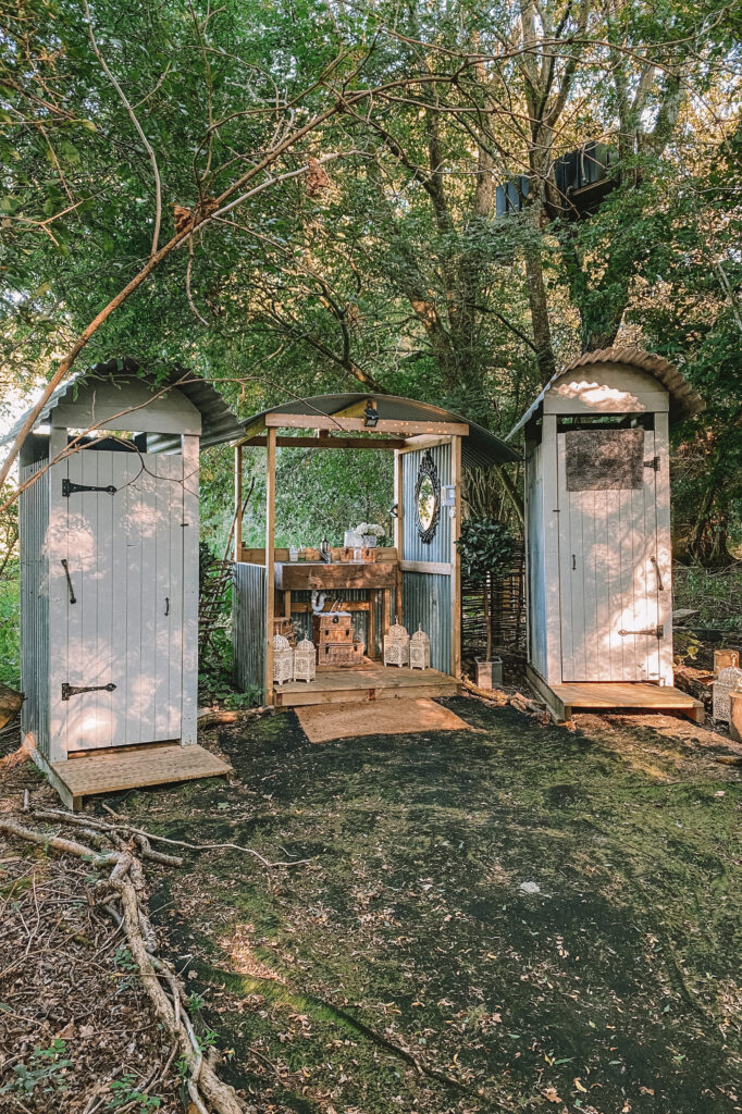 the look, sink and toilet huts for the treehouse